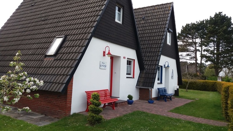 Foto 2 Ferienhaus Ostfriesland Carolinensiel Grietje I (rotes Haus links) (Objekt 85275) suchen