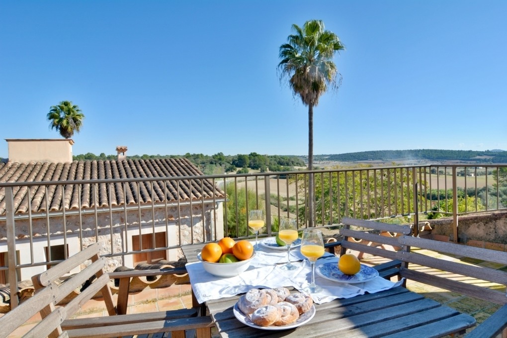 Mallorca Town House with Terrace Sleep 6pax