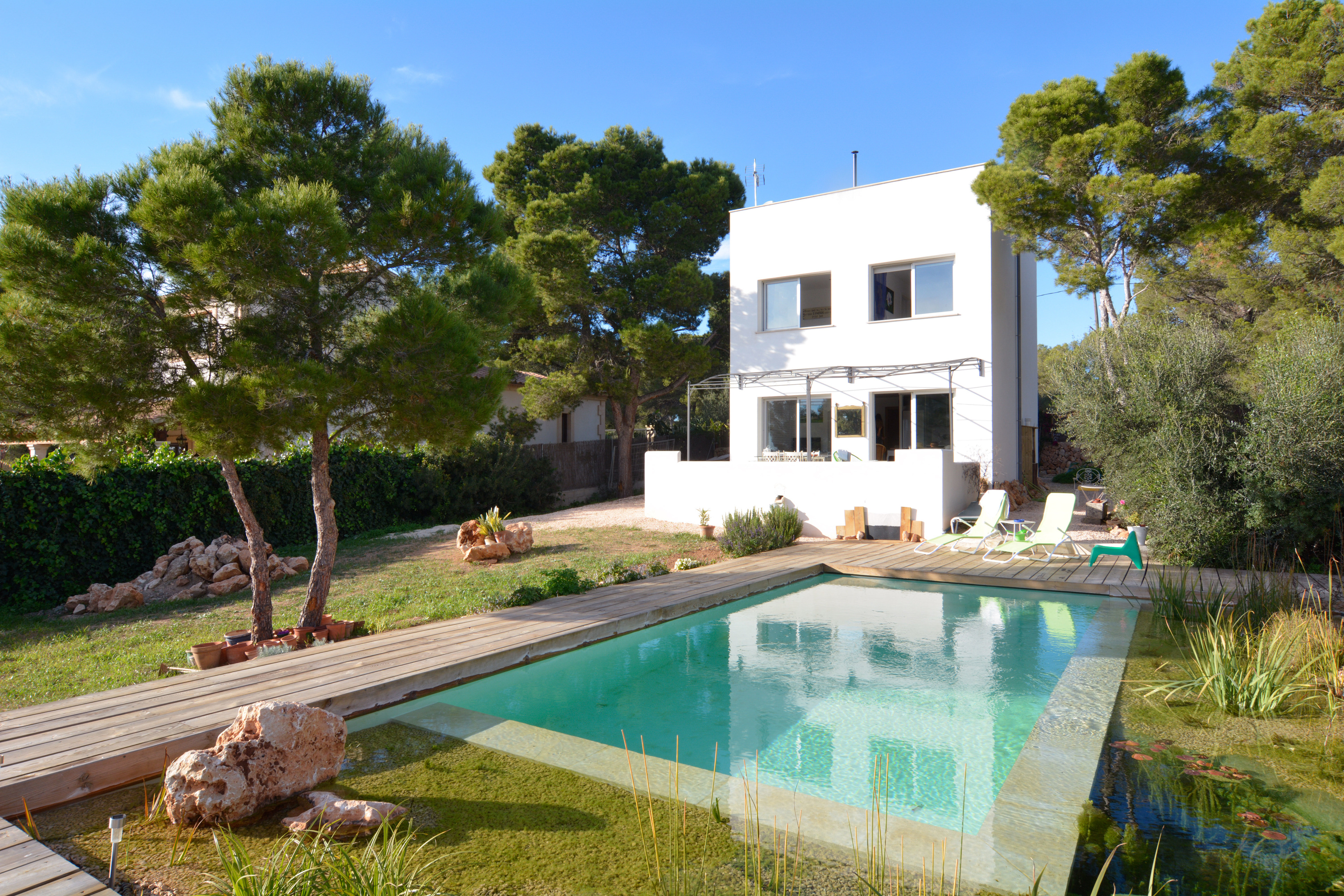 Unique Modern Villa with very special pool