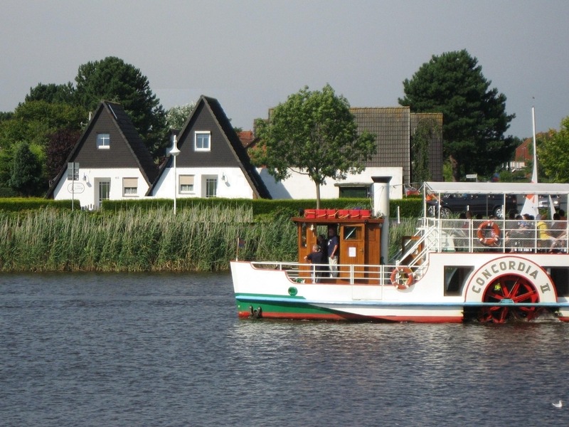 Foto 2 Ferienhaus Ostfriesland Carolinensiel Grietje II (blaues Haus rechts) (Objekt 92326) suchen