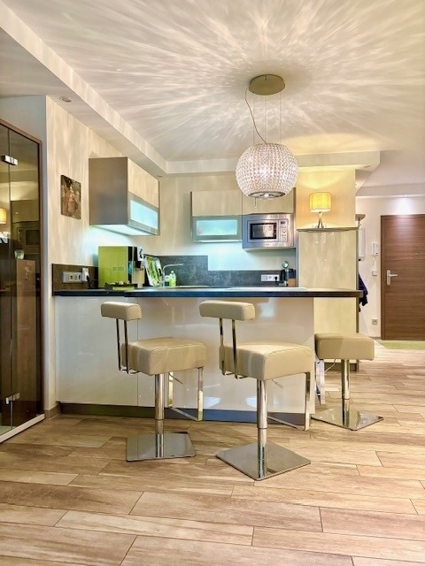 Luxus-Ferienwohnung mit Infrarot-Sauna, Massagesessel, Terrasse & Strandnähe in Zingst by FeWo-Plan – Bild 9