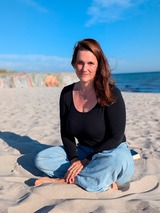 Yoga am Strand mit Anne